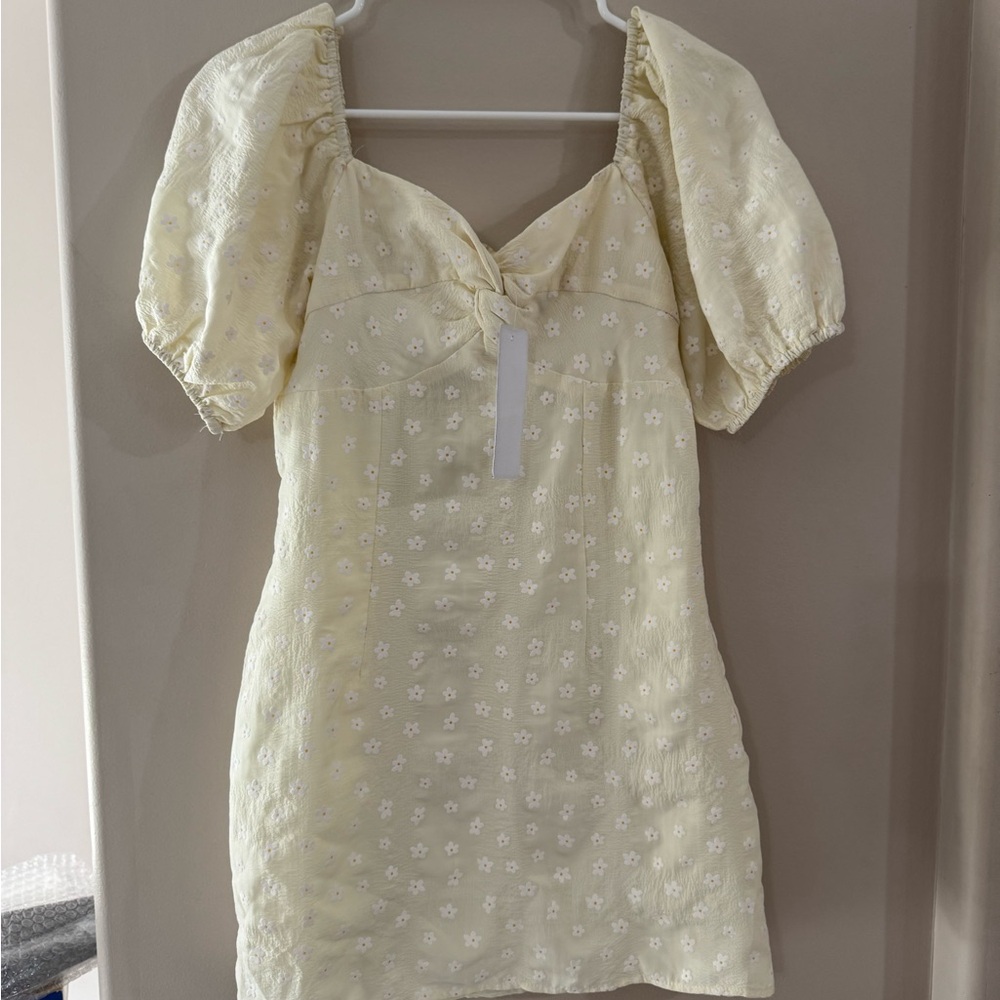 Elegant Cream Puff Sleeve Dress